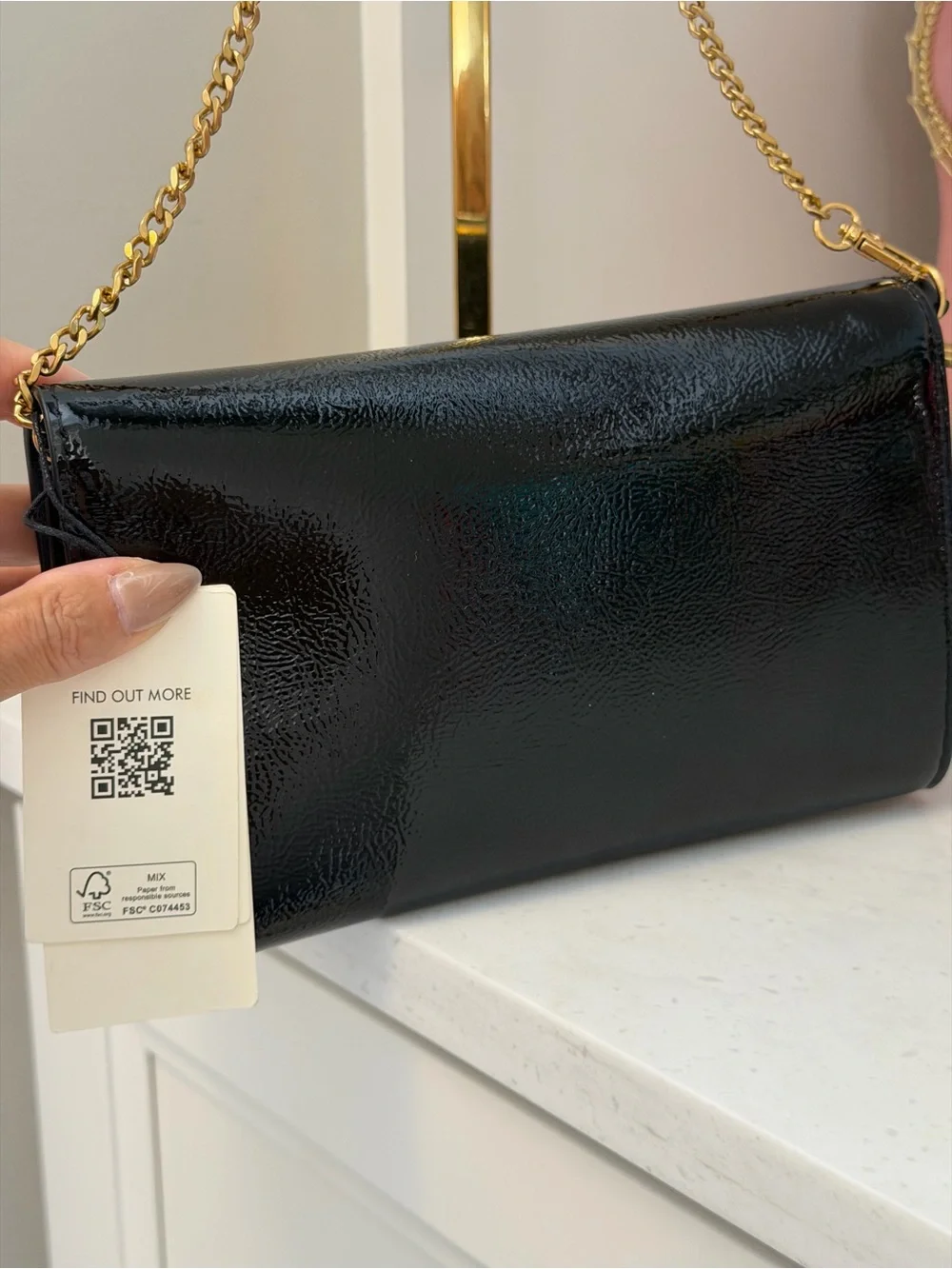 Ted Baker compact patent